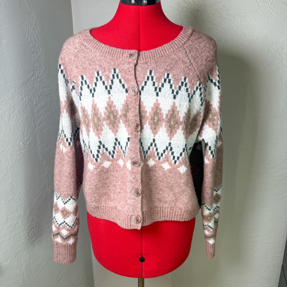 Slighty Cropped Women's Pink Patterned Button-Front Sweater Cardigan